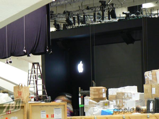 Illustration for article titled Spy Photos of Apple's Macworld 2009 Booth